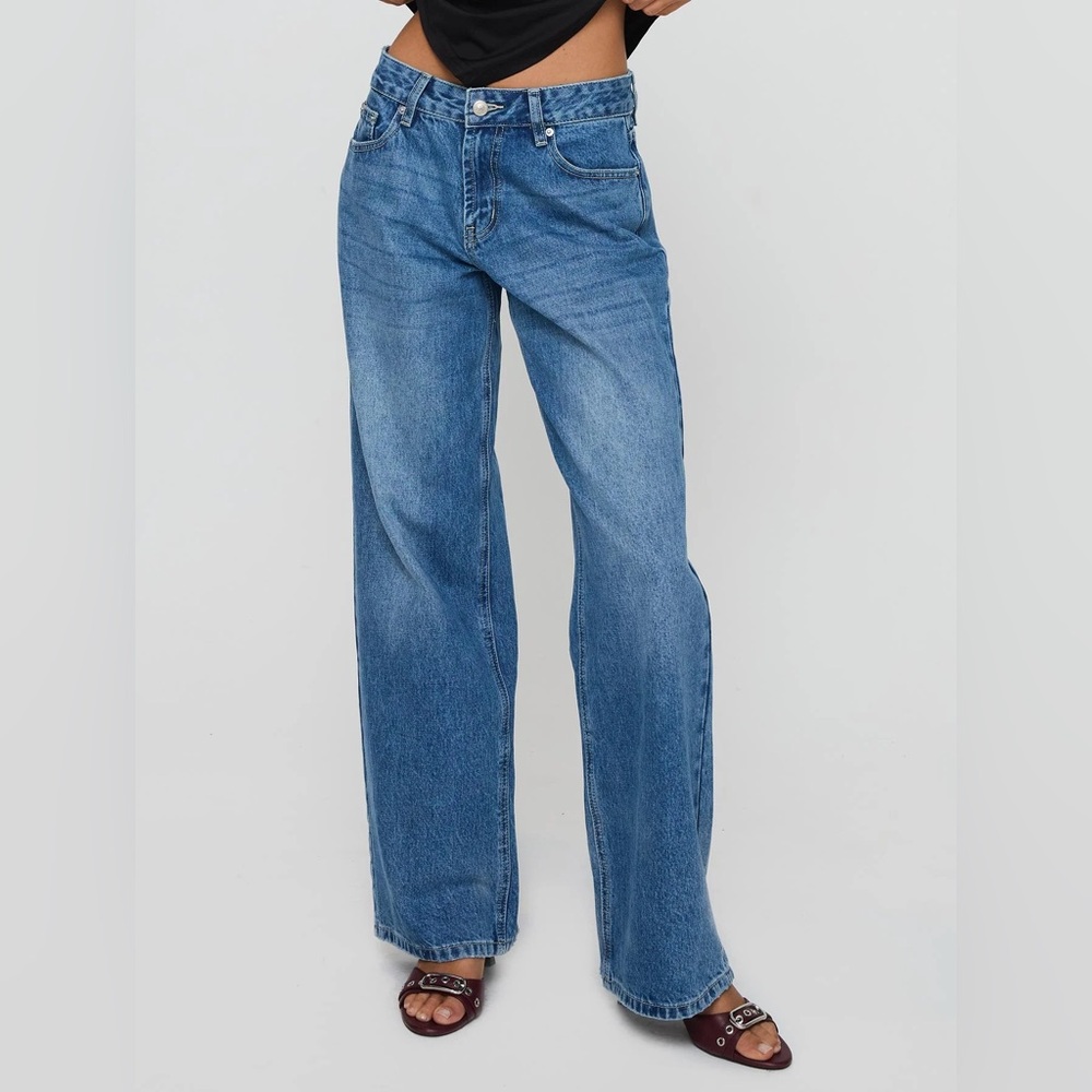 Princess Polly Serenitia Mid Rise Relaxed Jeans Mid Blue Wash Petite